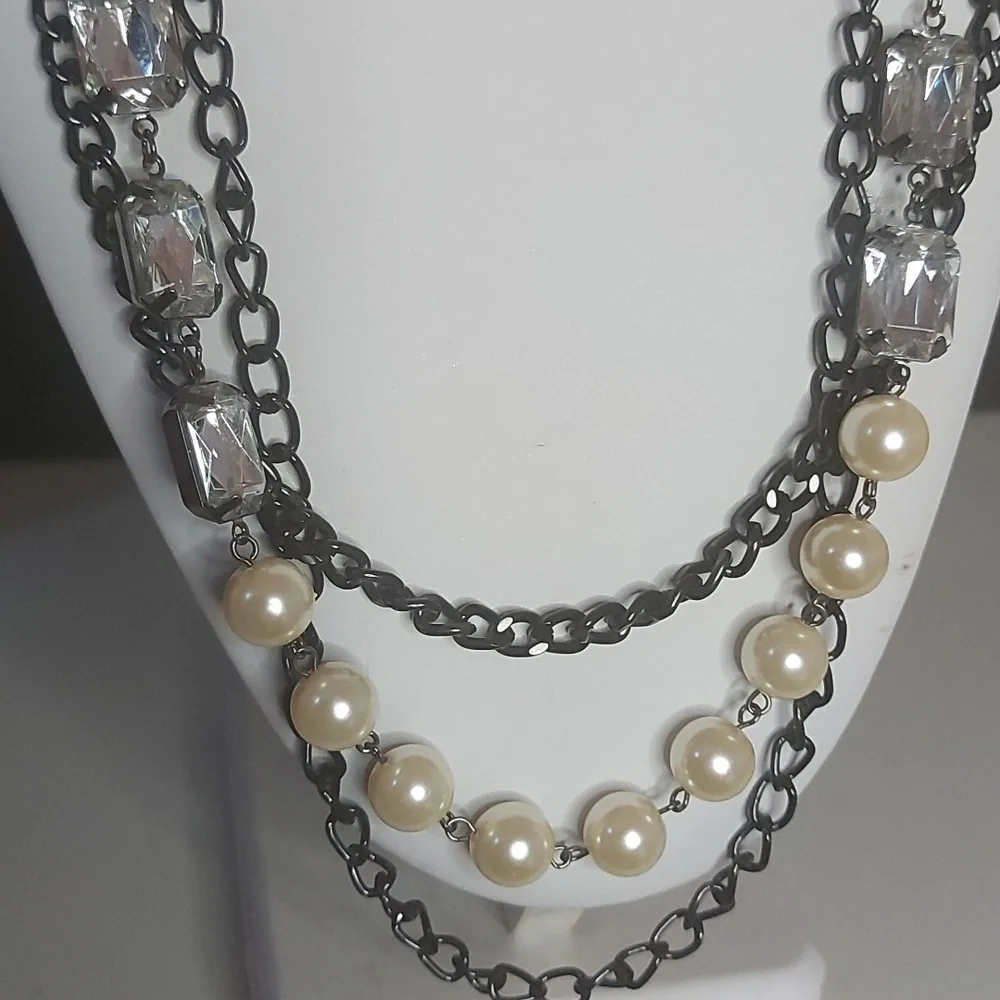 Vintage Avon Mixed Necklace - Picture 4 of 6